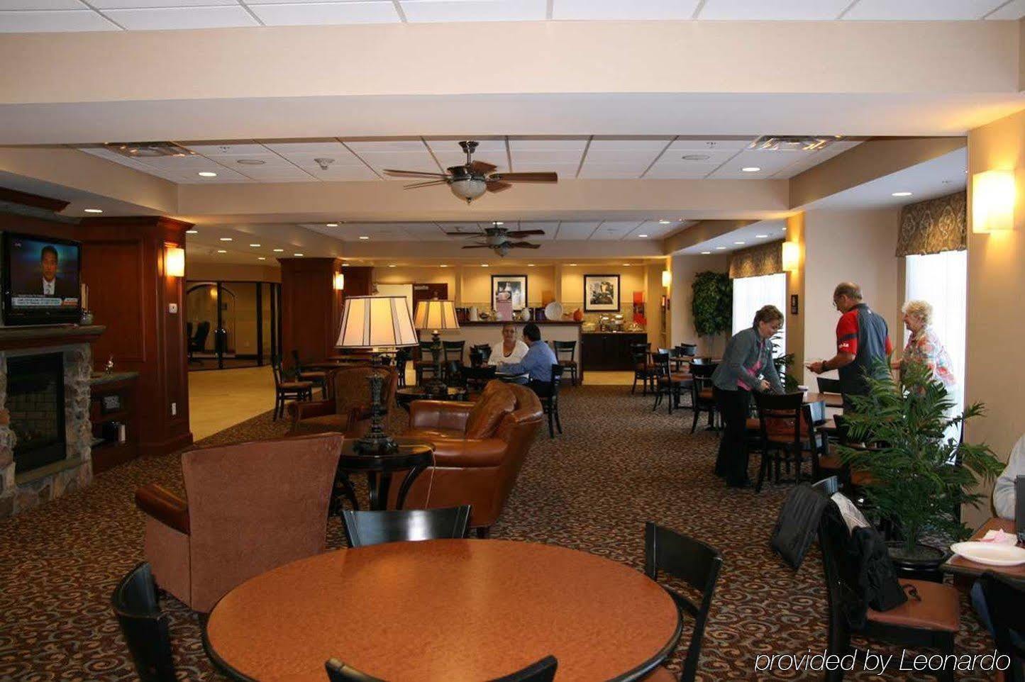 Hampton Inn Watertown Restaurace fotografie